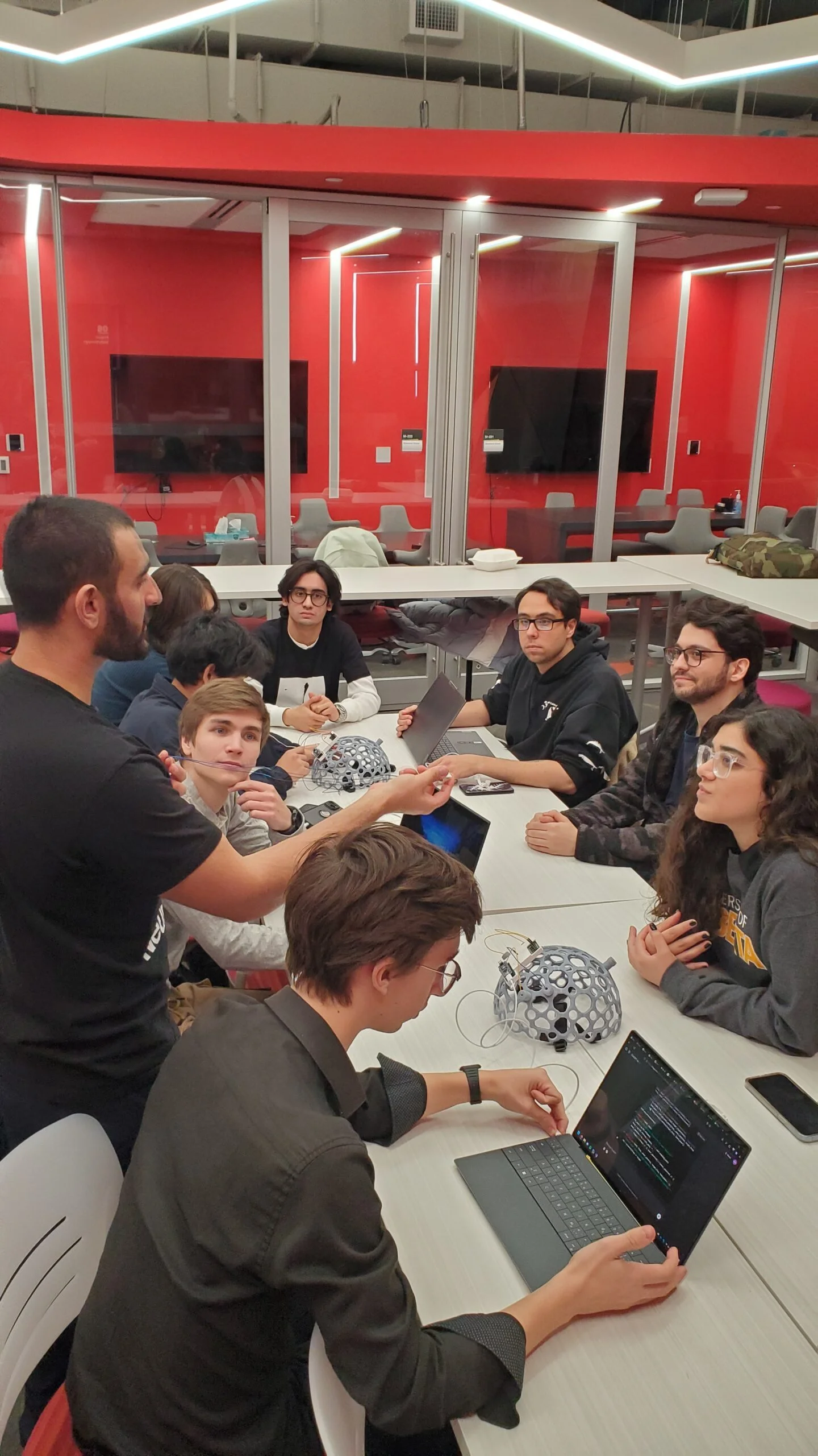Abdallah Alwan presenting at the NeuroPawn hardware workshop
