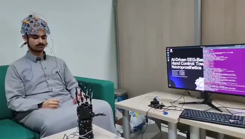 Motor Imagery Bionic Hand